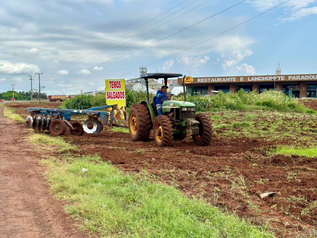 Prefeitura intensifica serviços de limpeza e manutenção urbana no início de 2025 em Nova Alvorada do Sul