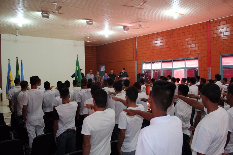 Prefeito Arlei Barbosa participa da entrega do Certificado de Dispensa de Incorporação da Junta Militar