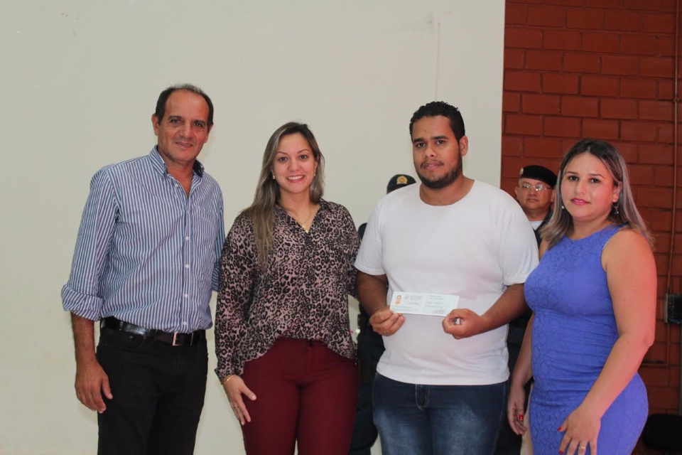Prefeito Arlei Barbosa participa da entrega do Certificado de Dispensa de Incorporação da Junta Militar