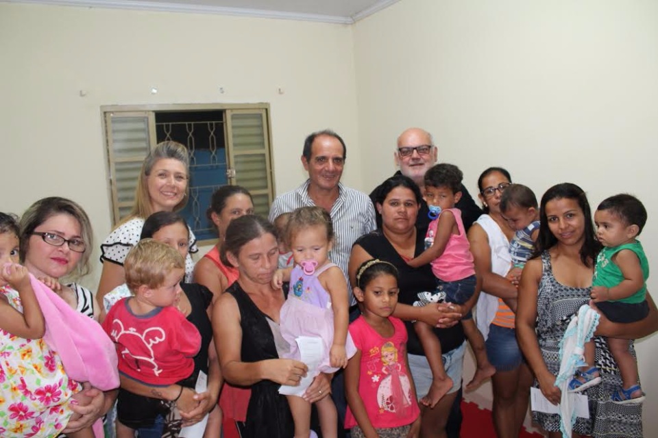 Prefeito Arlei Barbosa inaugura creche que atenderá os bairros Vacilio dias, jardim Indaiá e Nilton Nogueira