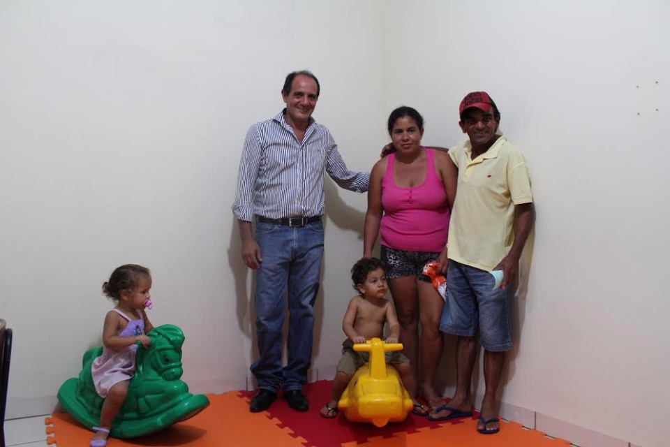 Prefeito Arlei Barbosa inaugura creche que atenderá os bairros Vacilio dias, jardim Indaiá e Nilton Nogueira
