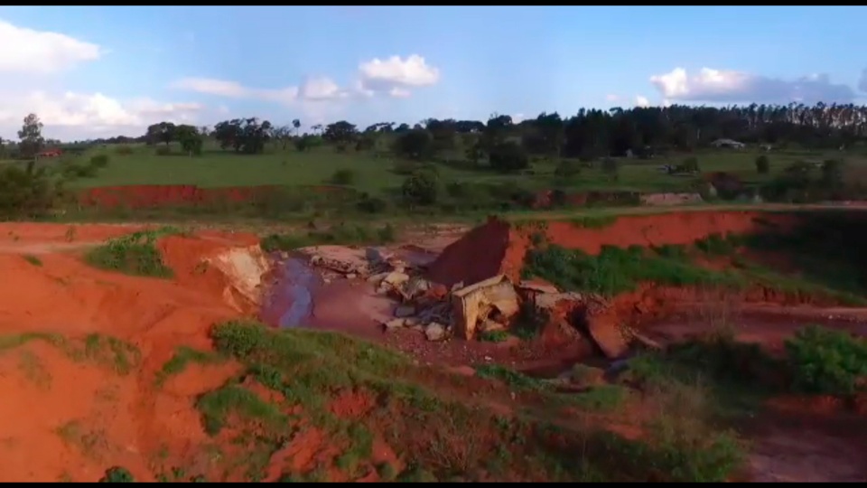 MPMS busca solucionar cratera existente no Município de Ivinhema