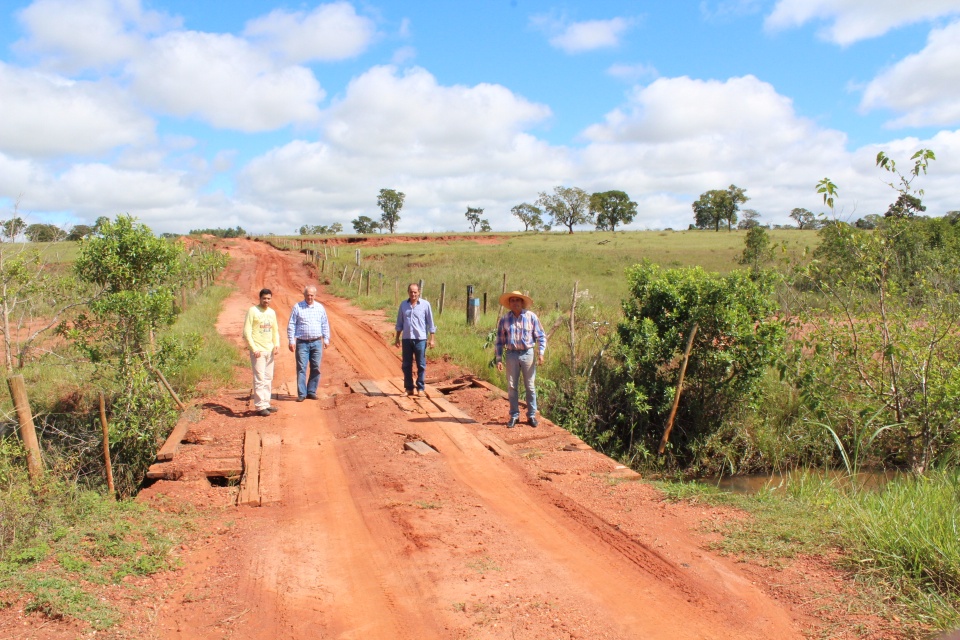 Prefeito Arlei Barbosa visita Distrito Pana e Assentamento São João