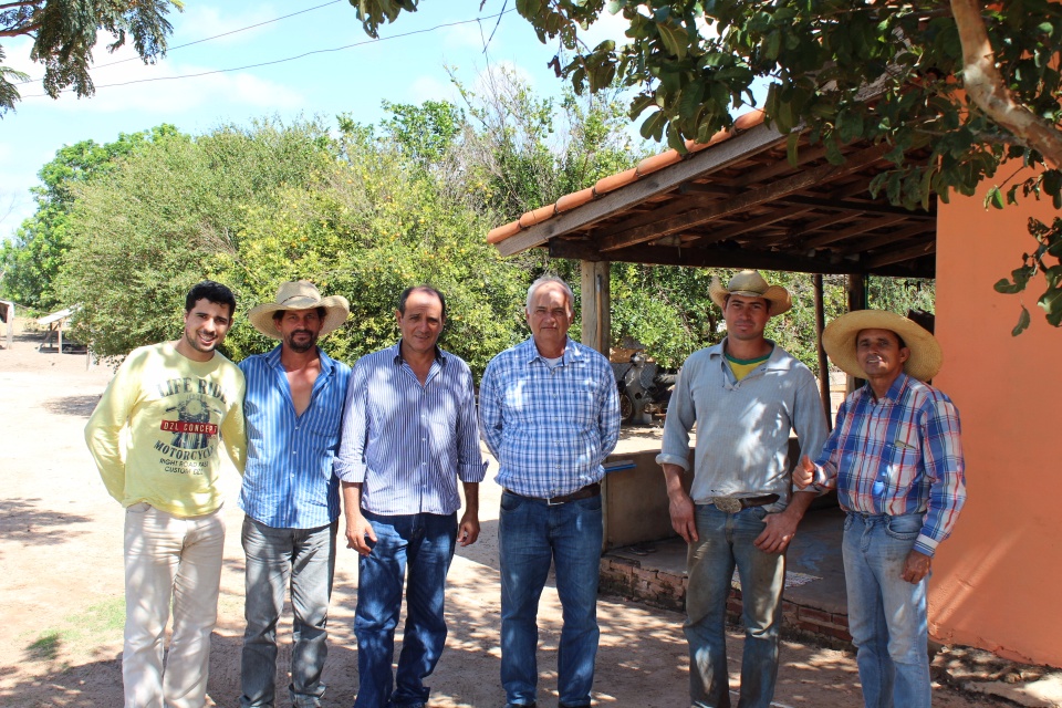 Prefeito Arlei Barbosa visita Distrito Pana e Assentamento São João
