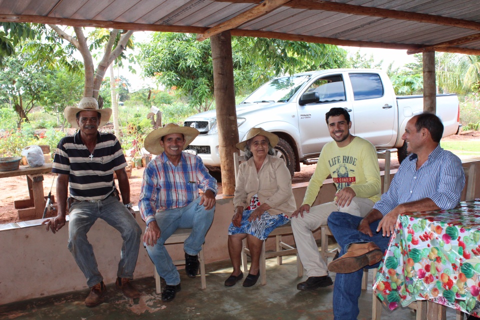 Prefeito Arlei Barbosa visita Distrito Pana e Assentamento São João