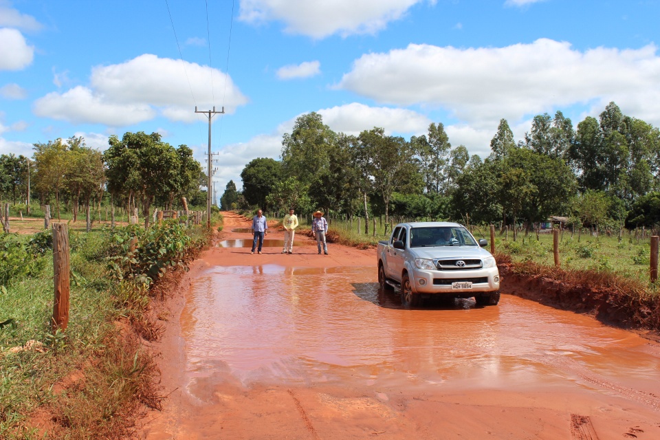 Prefeito Arlei Barbosa visita Distrito Pana e Assentamento São João