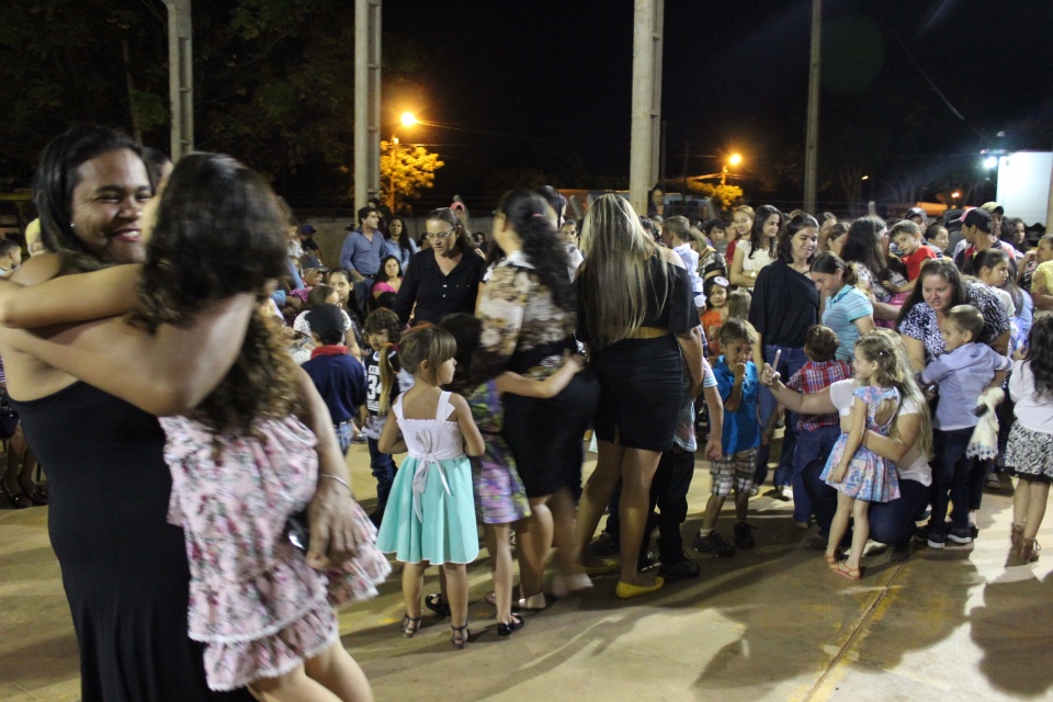 Escola Municipal do Distrito Pana realiza uma linda festa em homenagem as mães