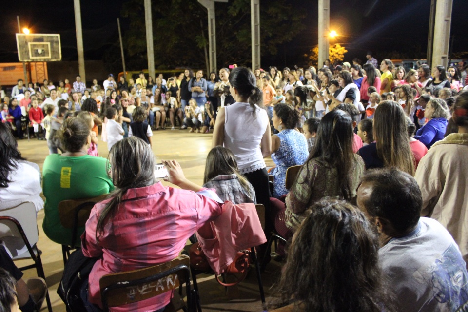 Escola Municipal do Distrito Pana realiza uma linda festa em homenagem as mães