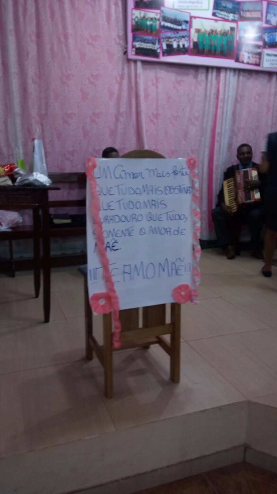 Igreja Pentecostal Deus é Amor comemora dia das Mães com Culto de Louvor