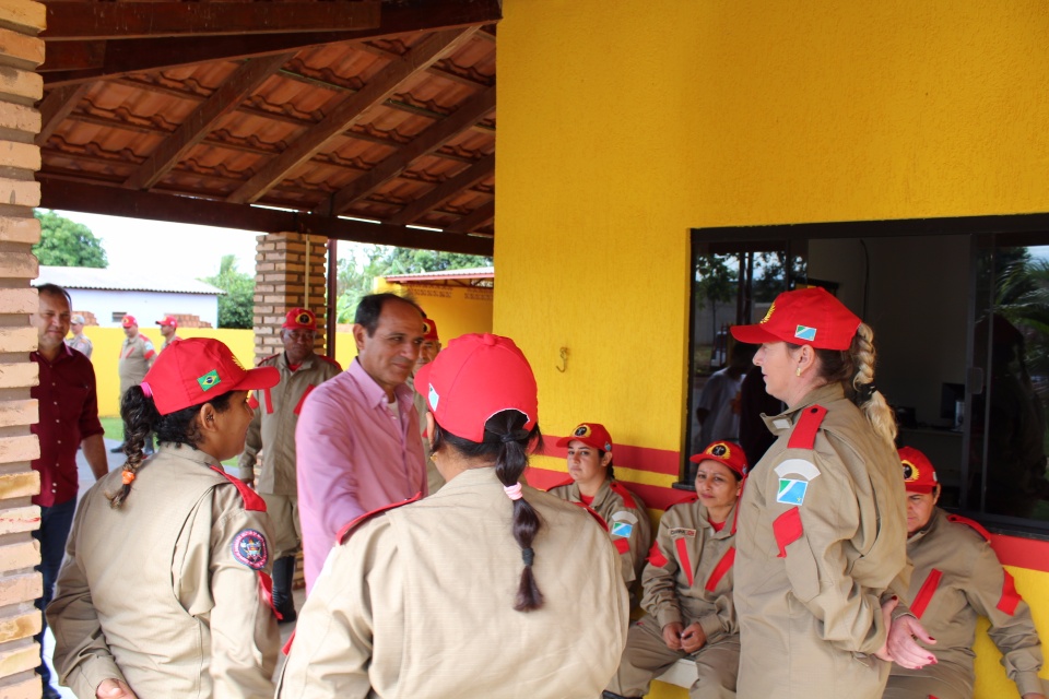 Comandante geral do Corpo do de Bombeiros do MS e Prefeito Arlei Barbosa visitam a unidade do Bombeiros em Nova Alvorada do Sul