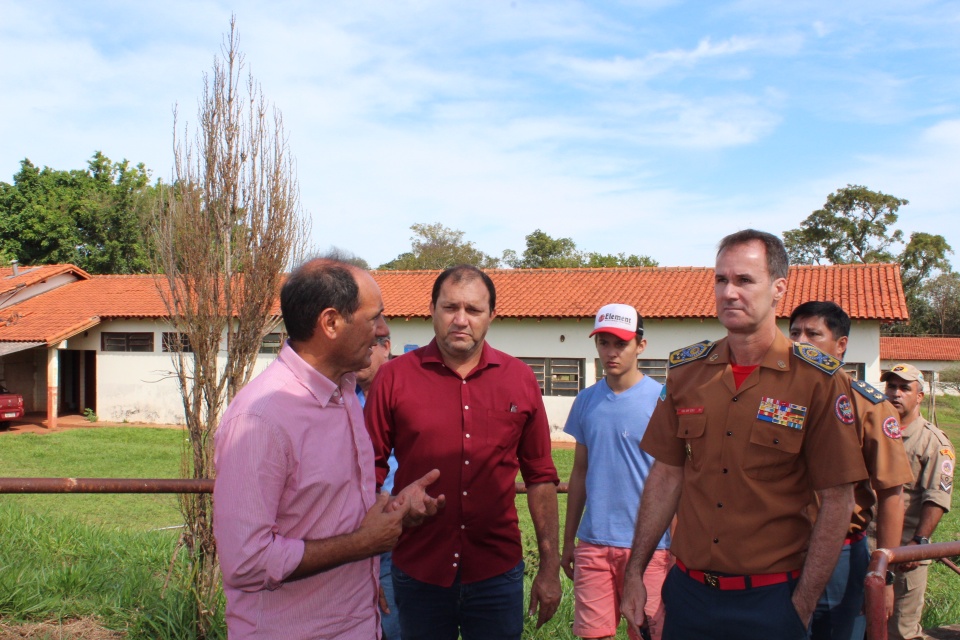 Comandante geral do Corpo do de Bombeiros do MS e Prefeito Arlei Barbosa visitam a unidade do Bombeiros em Nova Alvorada do Sul