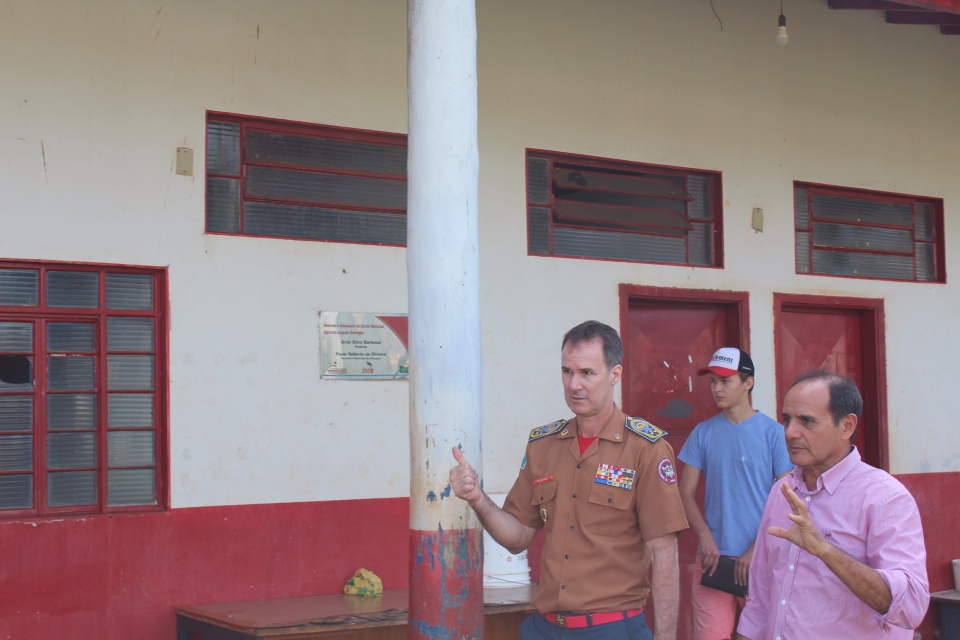 Comandante geral do Corpo do de Bombeiros do MS e Prefeito Arlei Barbosa visitam a unidade do Bombeiros em Nova Alvorada do Sul
