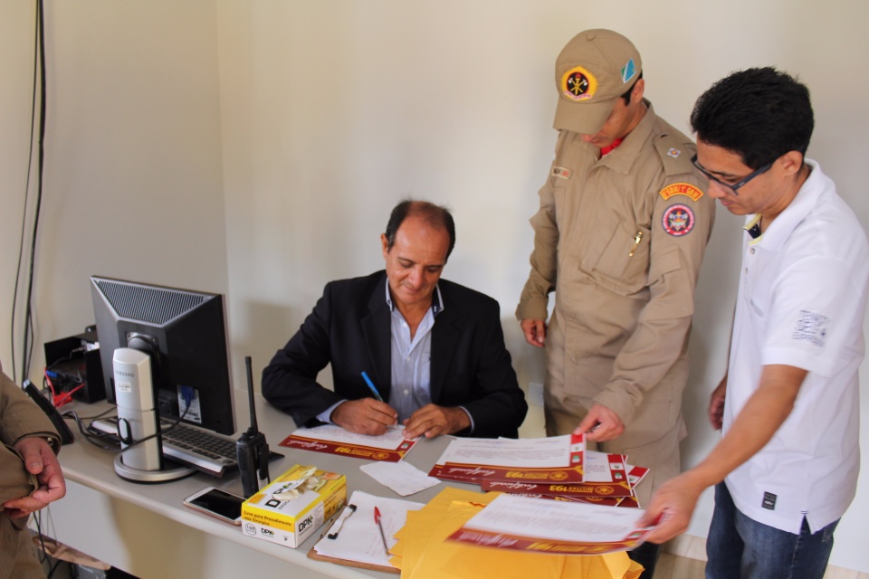 Prefeito Arlei Barbosa e Governador inauguraram o Corpo de Bombeiros Prefeito Arlei Barbosa e Governador inauguraram o Corpo de Bombeiros