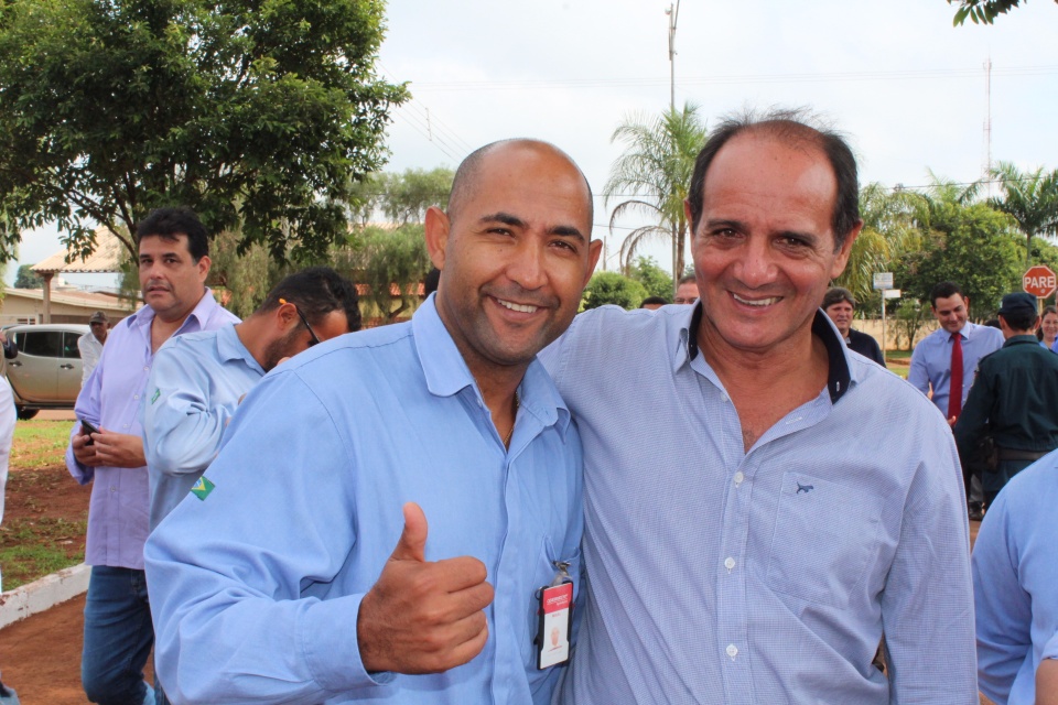 Prefeito Arlei Barbosa e Governador inauguraram o Corpo de Bombeiros Prefeito Arlei Barbosa e Governador inauguraram o Corpo de Bombeiros