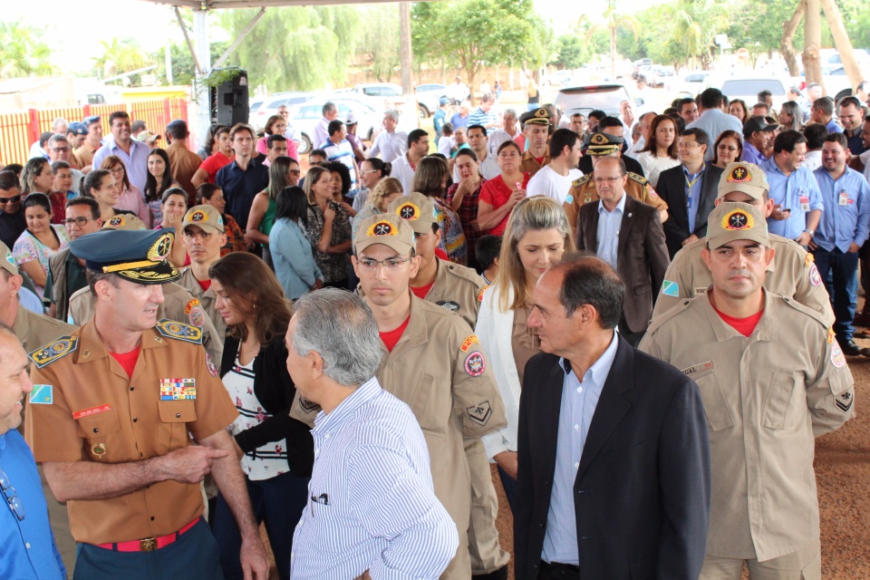 Prefeito Arlei Barbosa e Governador inauguraram o Corpo de Bombeiros Prefeito Arlei Barbosa e Governador inauguraram o Corpo de Bombeiros