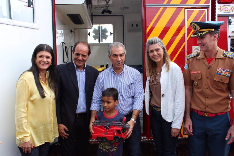 Prefeito Arlei Barbosa e Governador inauguraram o Corpo de Bombeiros Prefeito Arlei Barbosa e Governador inauguraram o Corpo de Bombeiros