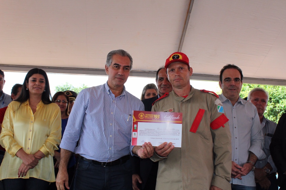 Prefeito Arlei Barbosa e Governador inauguraram o Corpo de Bombeiros Prefeito Arlei Barbosa e Governador inauguraram o Corpo de Bombeiros