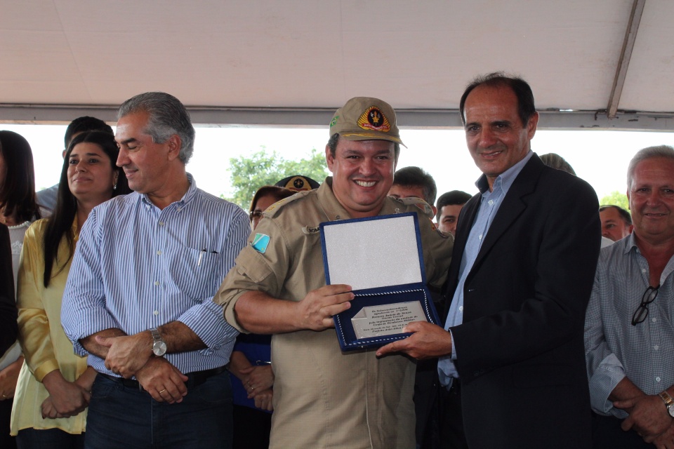 Prefeito Arlei Barbosa e Governador inauguraram o Corpo de Bombeiros Prefeito Arlei Barbosa e Governador inauguraram o Corpo de Bombeiros