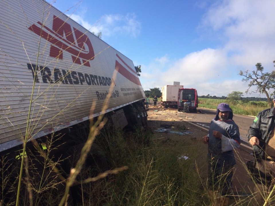 Acidente grave na BR 267 em Nova Alvorada do Sul Acidente grave na BR 267 em Nova Alvorada do Sul