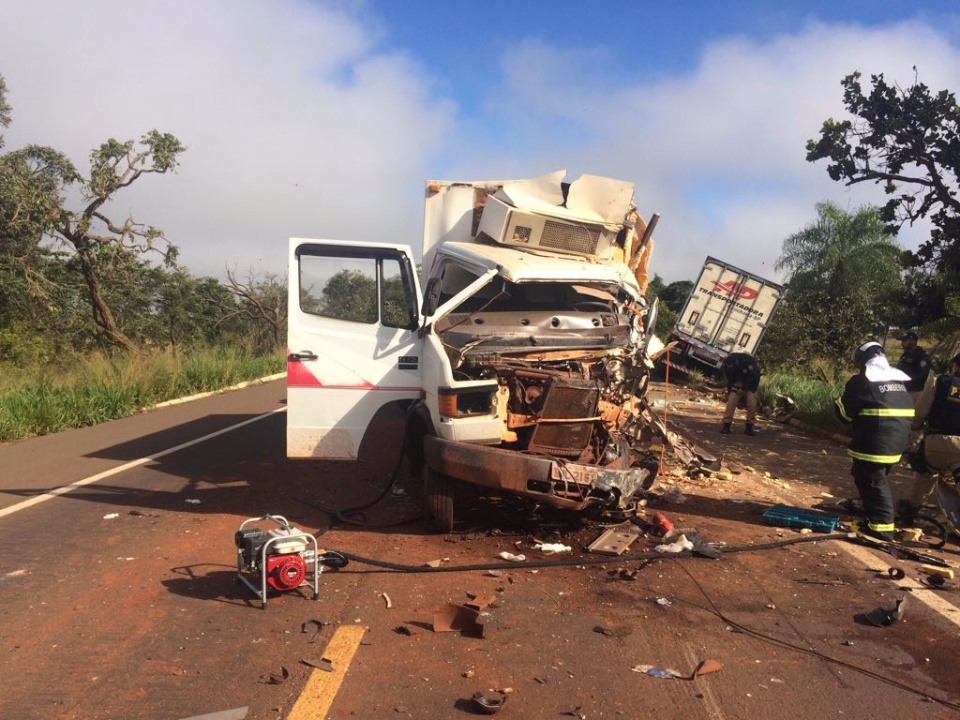 Acidente grave na BR 267 em Nova Alvorada do Sul Acidente grave na BR 267 em Nova Alvorada do Sul