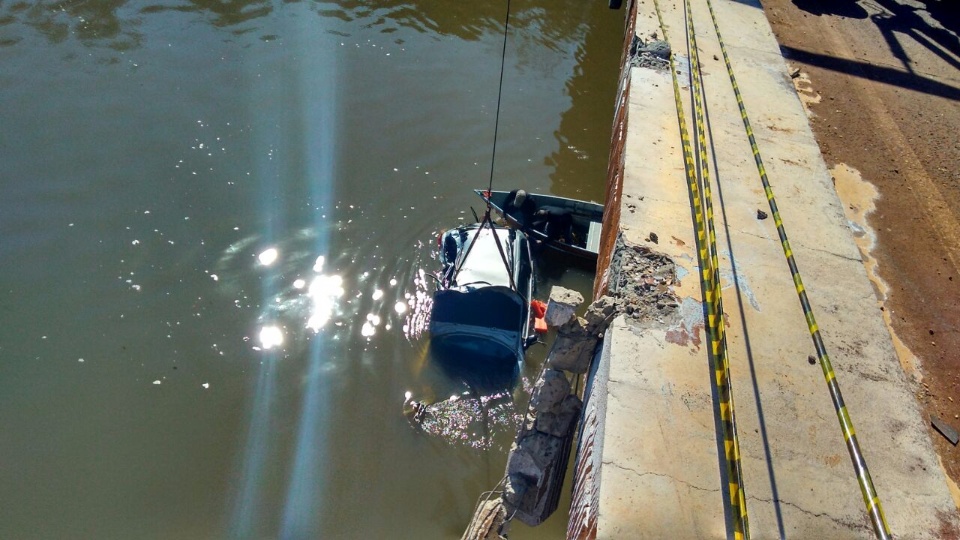 Encontrados corpos de mãe e filha que caíram com carro em rio de Nova Alvorada do Sul