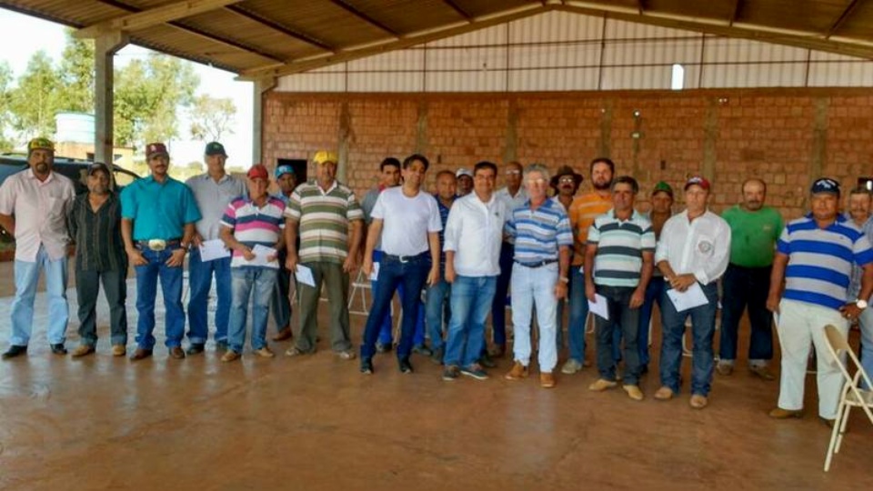 Vereador Chitão (PTB) participa de ação contra o Câncer na Pontinha do Cocho com o Médico Nelson Trad Filho
