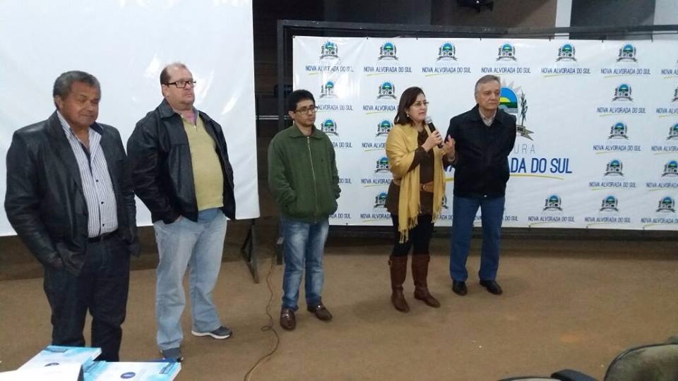 Vereadora Lurdes Pimentel, mediadora da Fundação Ulysses Guimaraes faz encerramento dos Cursos em Nova Alvorada do Sul