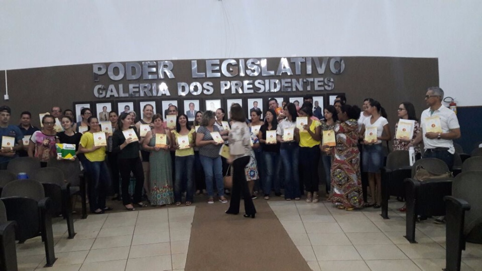 Vereadora Lurdes Pimentel, mediadora da Fundação Ulysses Guimaraes faz encerramento dos Cursos em Nova Alvorada do Sul
