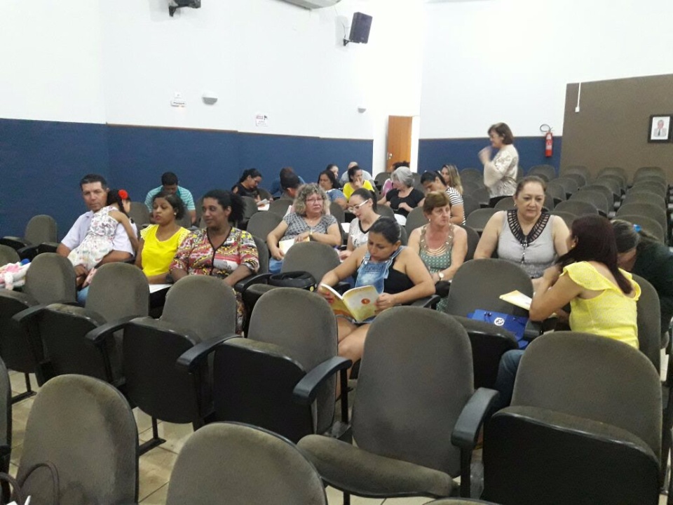 Vereadora Lurdes Pimentel, mediadora da Fundação Ulysses Guimaraes faz encerramento dos Cursos em Nova Alvorada do Sul
