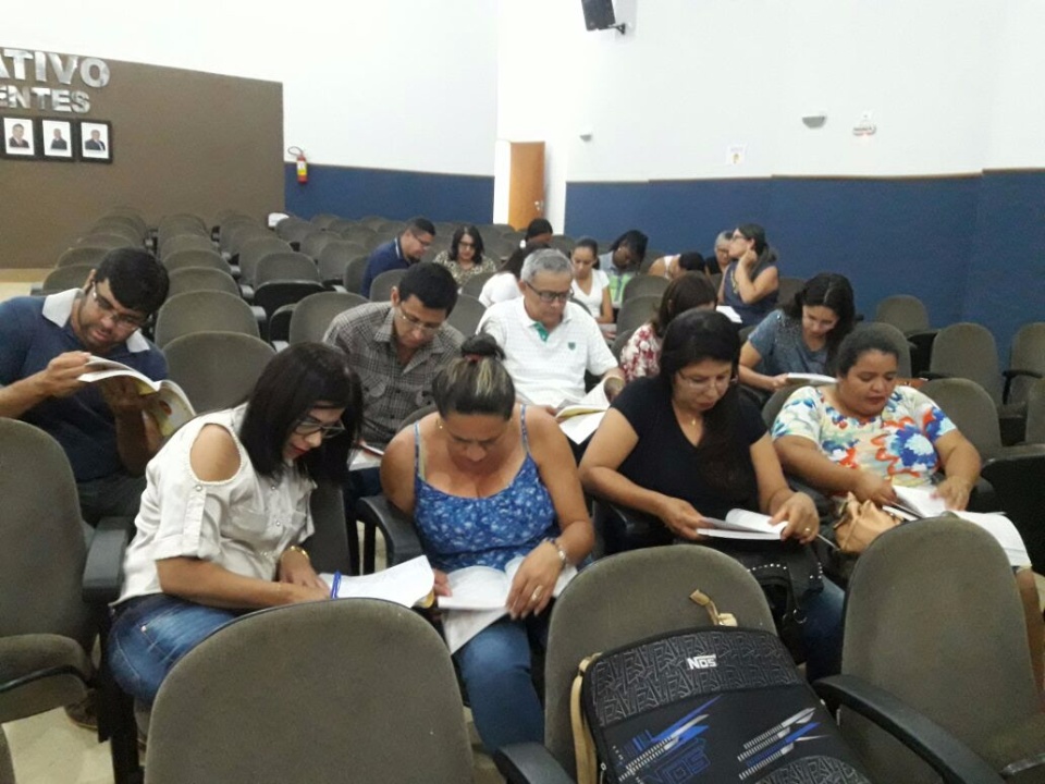 Vereadora Lurdes Pimentel, mediadora da Fundação Ulysses Guimaraes faz encerramento dos Cursos em Nova Alvorada do Sul