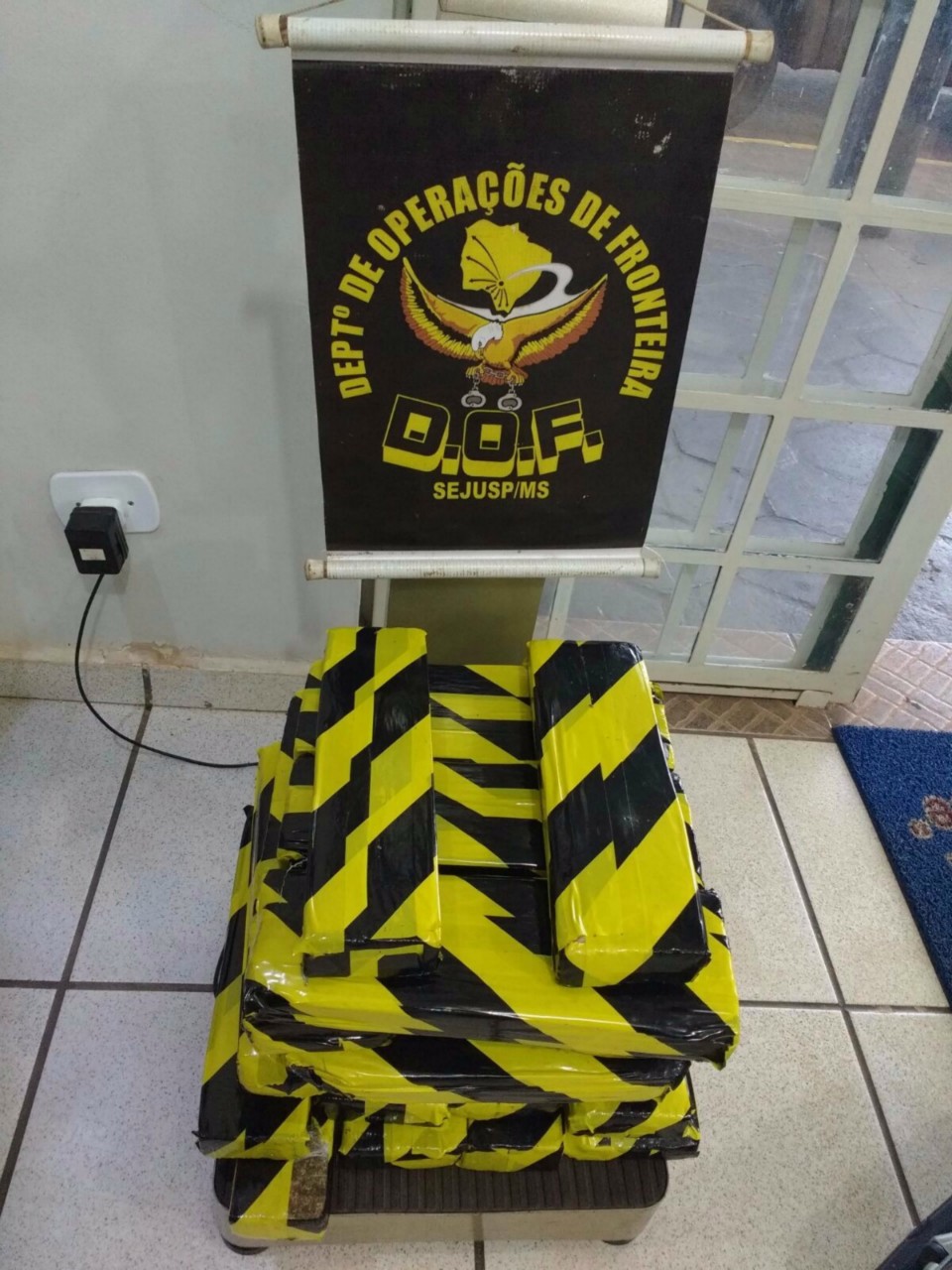 DOF APREENDE MAIS DE 200 Kg DE DROGA POR DIA