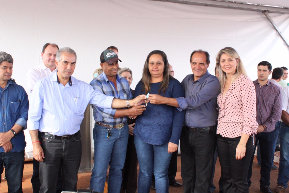 Prefeito Arlei recebe governador Reinaldo Azambuja e garante implantação do primeiro Colégio do Corpo de Bombeiros Militar do MS Prefeito Arlei recebe governador Reinaldo Azambuja e garante implantação do primeiro Colégio do Corpo de Bombeiros Militar do MS