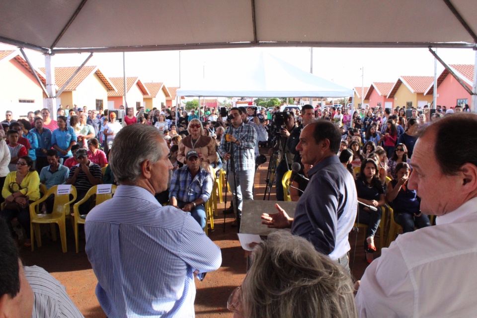 Prefeito Arlei recebe governador Reinaldo Azambuja e garante implantação do primeiro Colégio do Corpo de Bombeiros Militar do MS Prefeito Arlei recebe governador Reinaldo Azambuja e garante implantação do primeiro Colégio do Corpo de Bombeiros Militar do MS