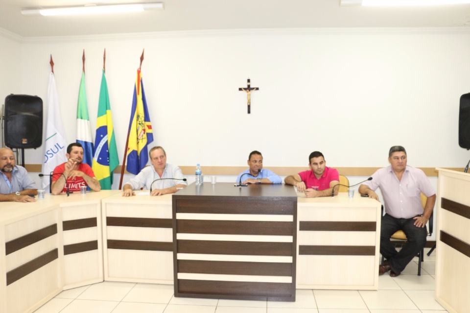 Vereadores da região se unem para discutir matérias de interessa comum e a busca de cooperação política entre os municípios Vereadores da região se unem para discutir matérias de interessa comum e a busca de cooperação política entre os municípios