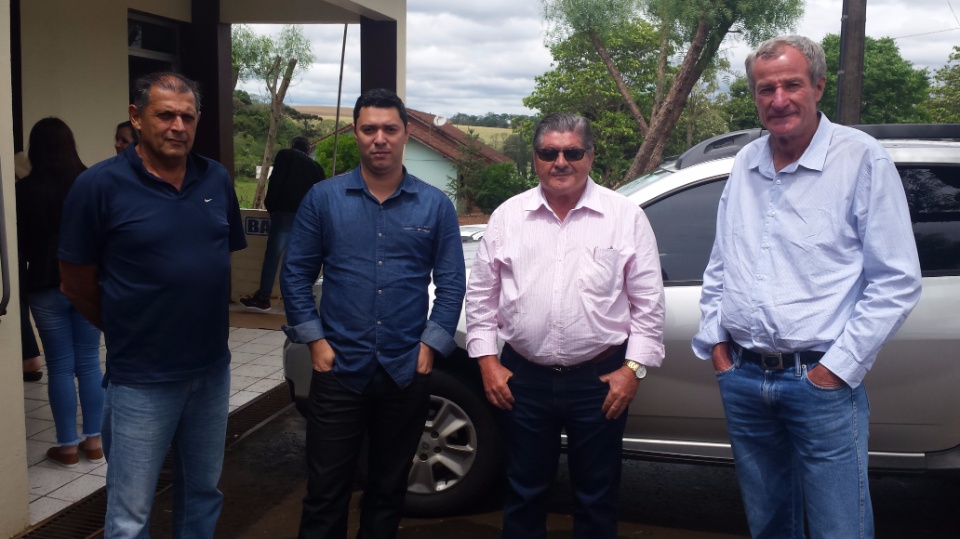 Agricultores de Nova Alvorada do Sul, visita fábrica da Cooperalfa em Chapecó-SC