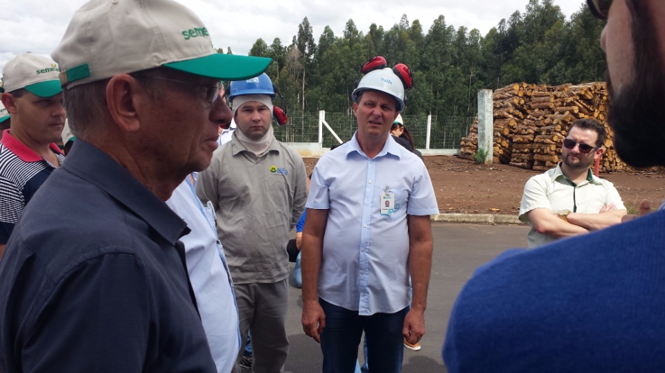 Agricultores de Nova Alvorada do Sul, visita fábrica da Cooperalfa em Chapecó-SC