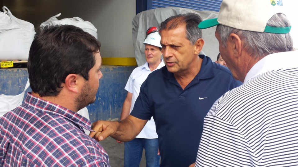 Agricultores de Nova Alvorada do Sul, visita fábrica da Cooperalfa em Chapecó-SC