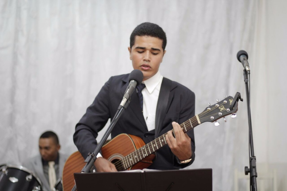 Grupo Jovem Herdeiros de Cristo comemora seu primeiro aniversário com culto de adoração