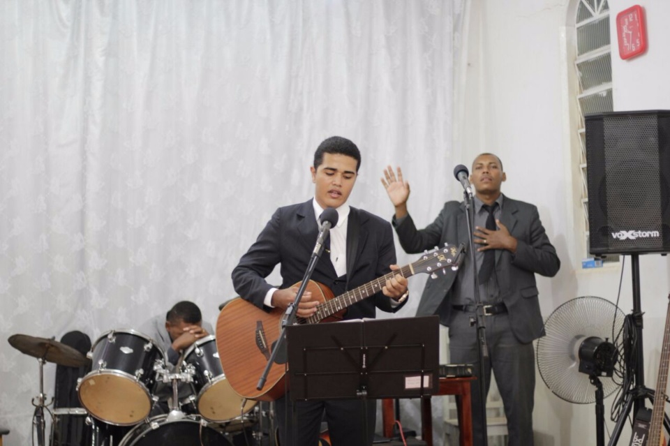 Grupo Jovem Herdeiros de Cristo comemora seu primeiro aniversário com culto de adoração