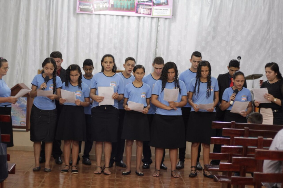 Grupo Jovem Herdeiros de Cristo comemora seu primeiro aniversário com culto de adoração