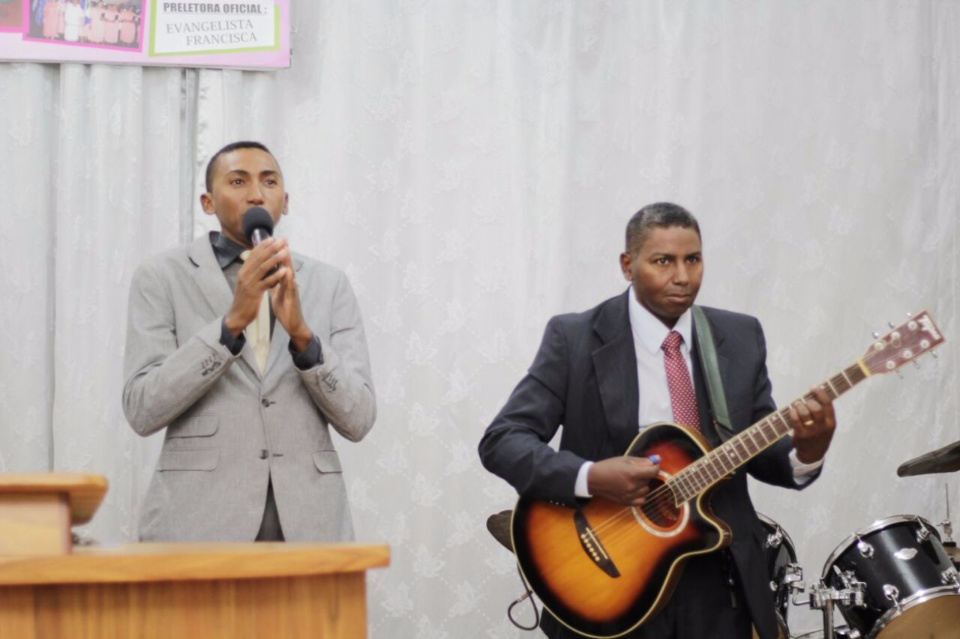 Grupo Jovem Herdeiros de Cristo comemora seu primeiro aniversário com culto de adoração