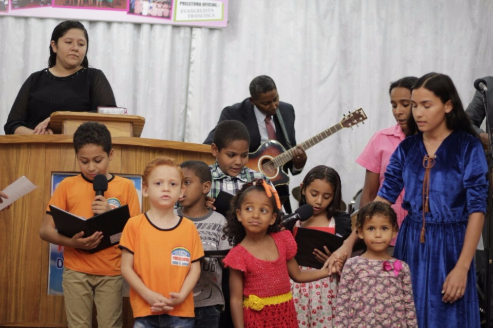 Grupo Jovem Herdeiros de Cristo comemora seu primeiro aniversário com culto de adoração