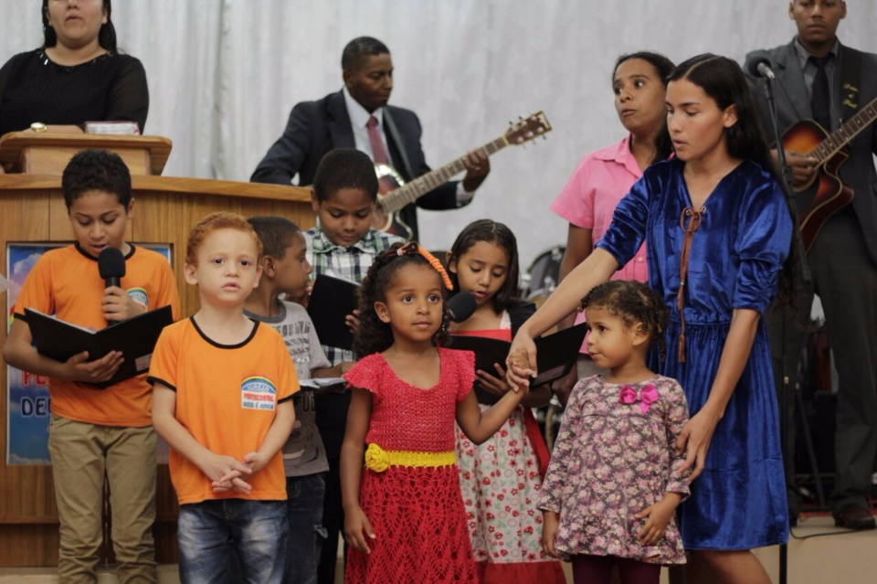 Grupo Jovem Herdeiros de Cristo comemora seu primeiro aniversário com culto de adoração