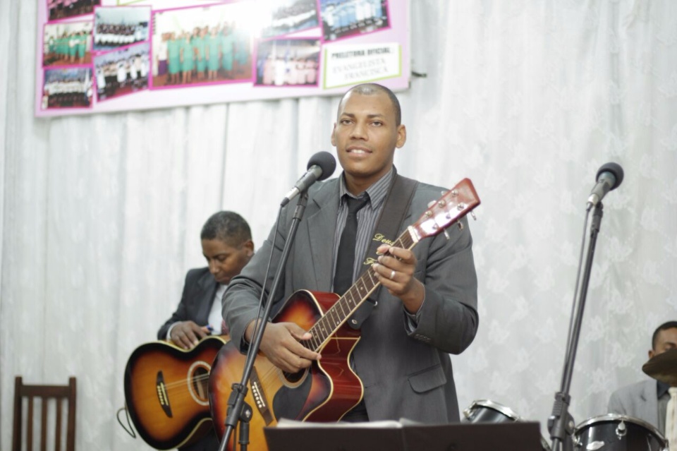 Grupo Jovem Herdeiros de Cristo comemora seu primeiro aniversário com culto de adoração