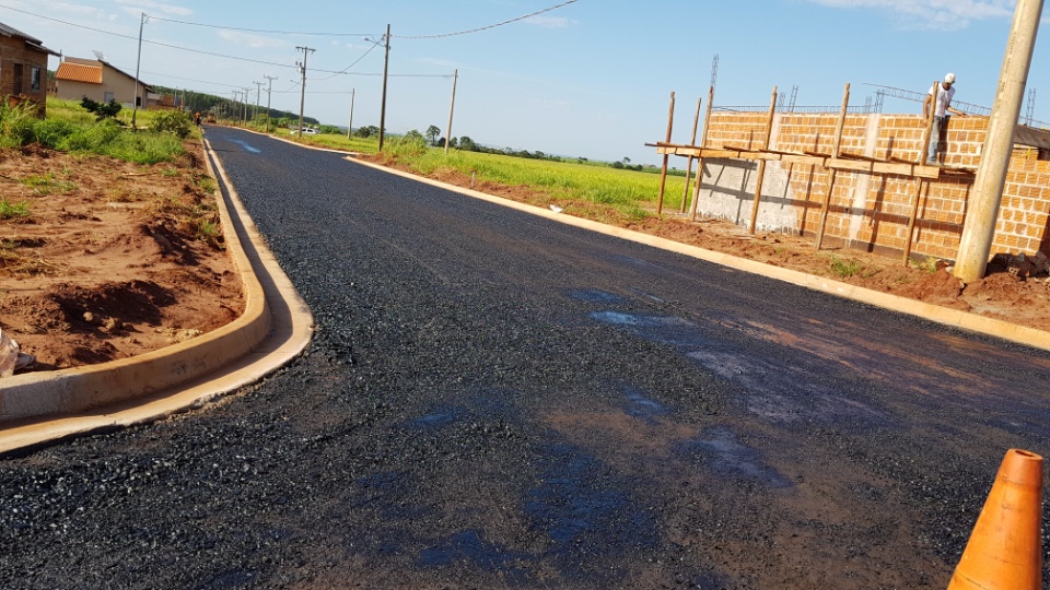 Loteamento indaiá II recebe pavimentação Asfáltica Loteamento indaiá II recebe pavimentação Asfáltica