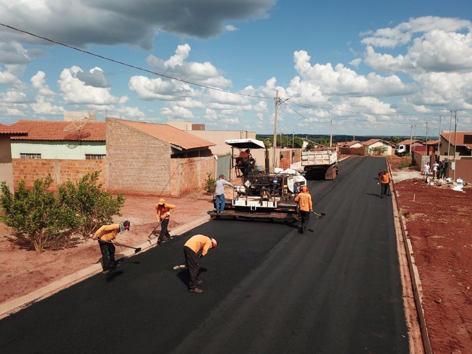 Loteamento indaiá II recebe pavimentação Asfáltica Loteamento indaiá II recebe pavimentação Asfáltica