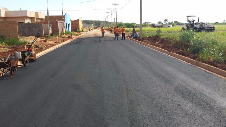 Loteamento indaiá II recebe pavimentação Asfáltica Loteamento indaiá II recebe pavimentação Asfáltica