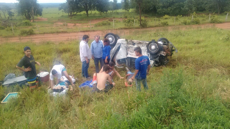 Acidente envolvendo três veículos na BR 267 em Nova Alvorada do Sul Acidente envolvendo três veículos na BR 267 em Nova Alvorada do Sul