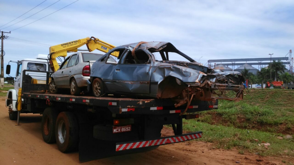 Nova Alvorada do Sul Agetran remove sucatas