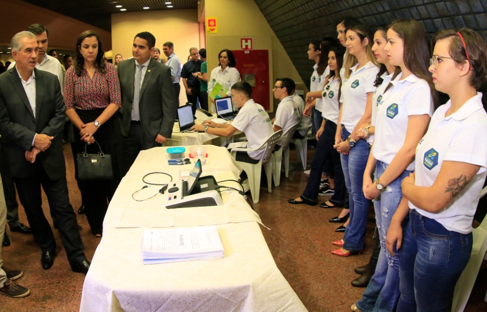 Caravana da Saúde nas Escolas vai combater baixo rendimento escolar, afirma governador